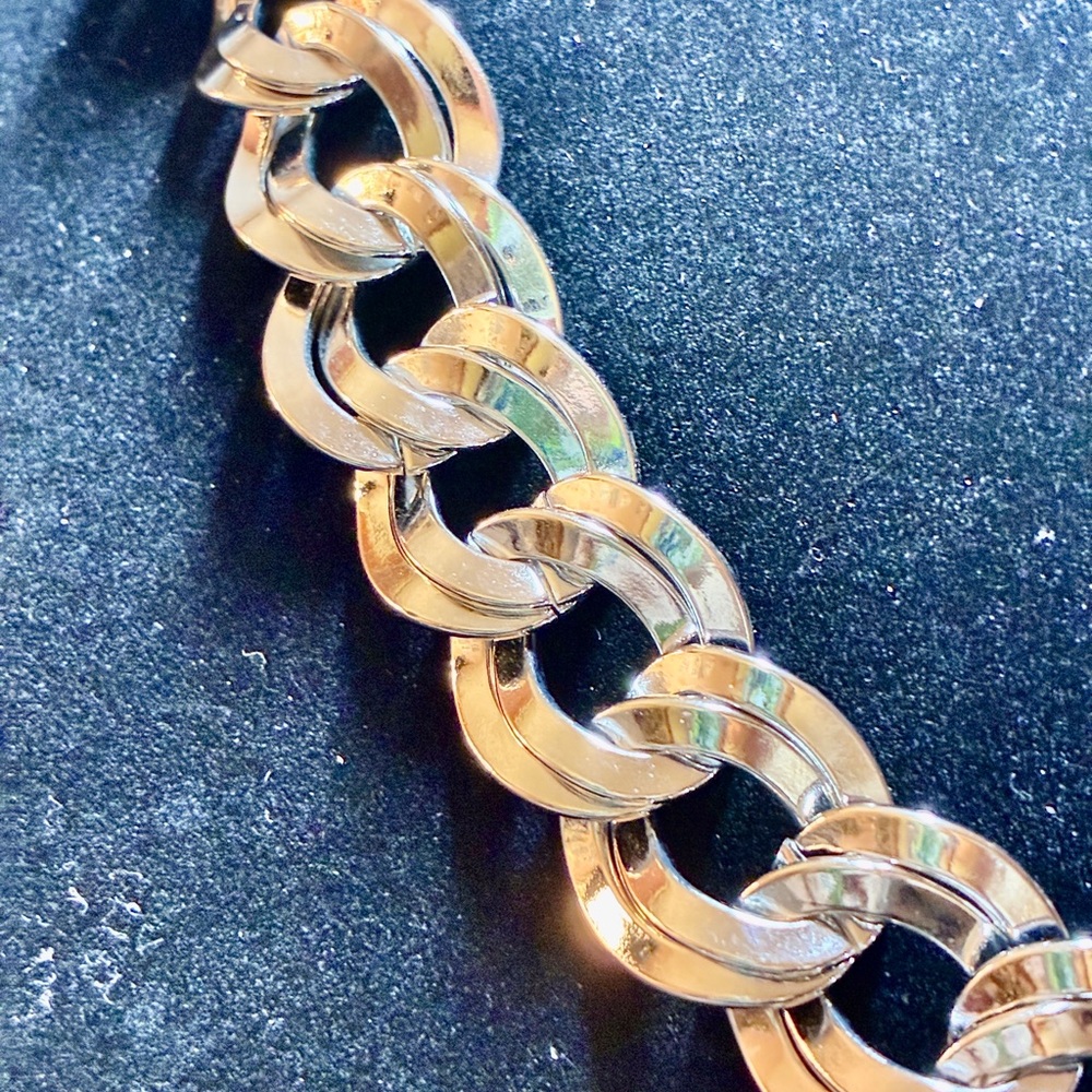 Vintage Signed “MONET” Heavy Chain-linked Necklace in a Silver Tone Setting - Picture 3 of 12
